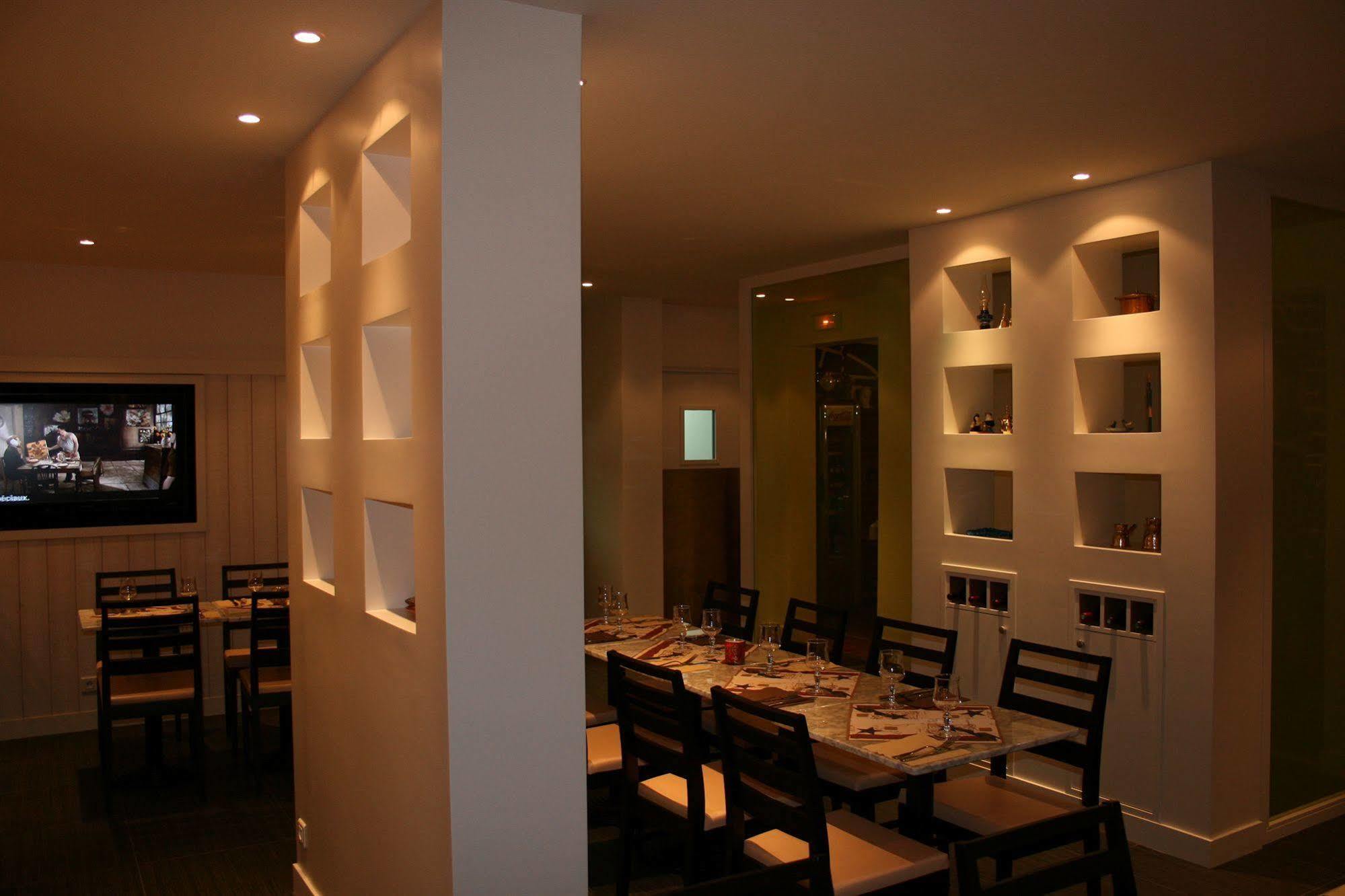 Hotel Restaurant Maison Blanche Rungis Eksteriør billede