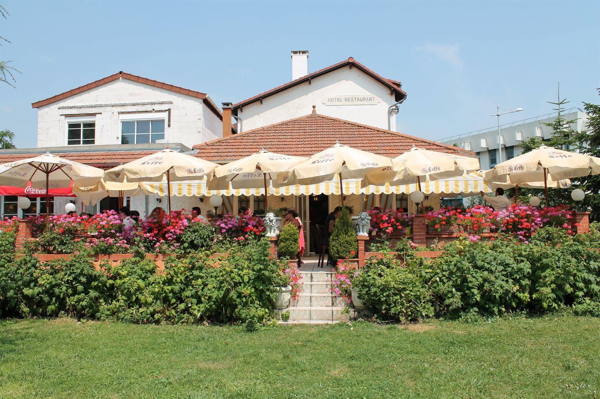 Hotel Restaurant Maison Blanche Rungis Eksteriør billede